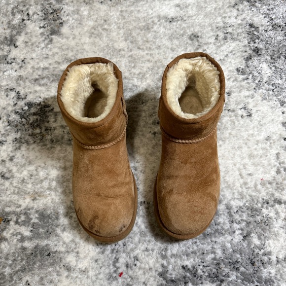 UGG Australia Shoes - UGG Australia Classic‎ Short II Boots Chestnut Suede Sheepskin Lined Women's 6